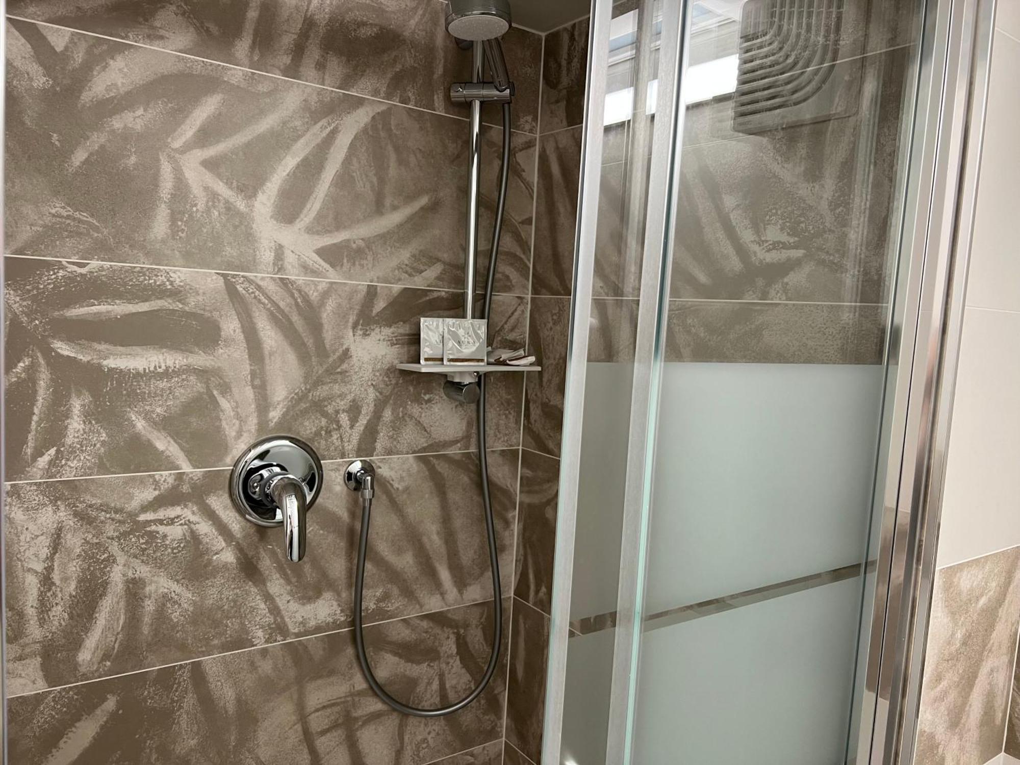 Al 106 Apartment Free Wi-Fi 5 Min Dalla Stazione Прато Экстерьер фото