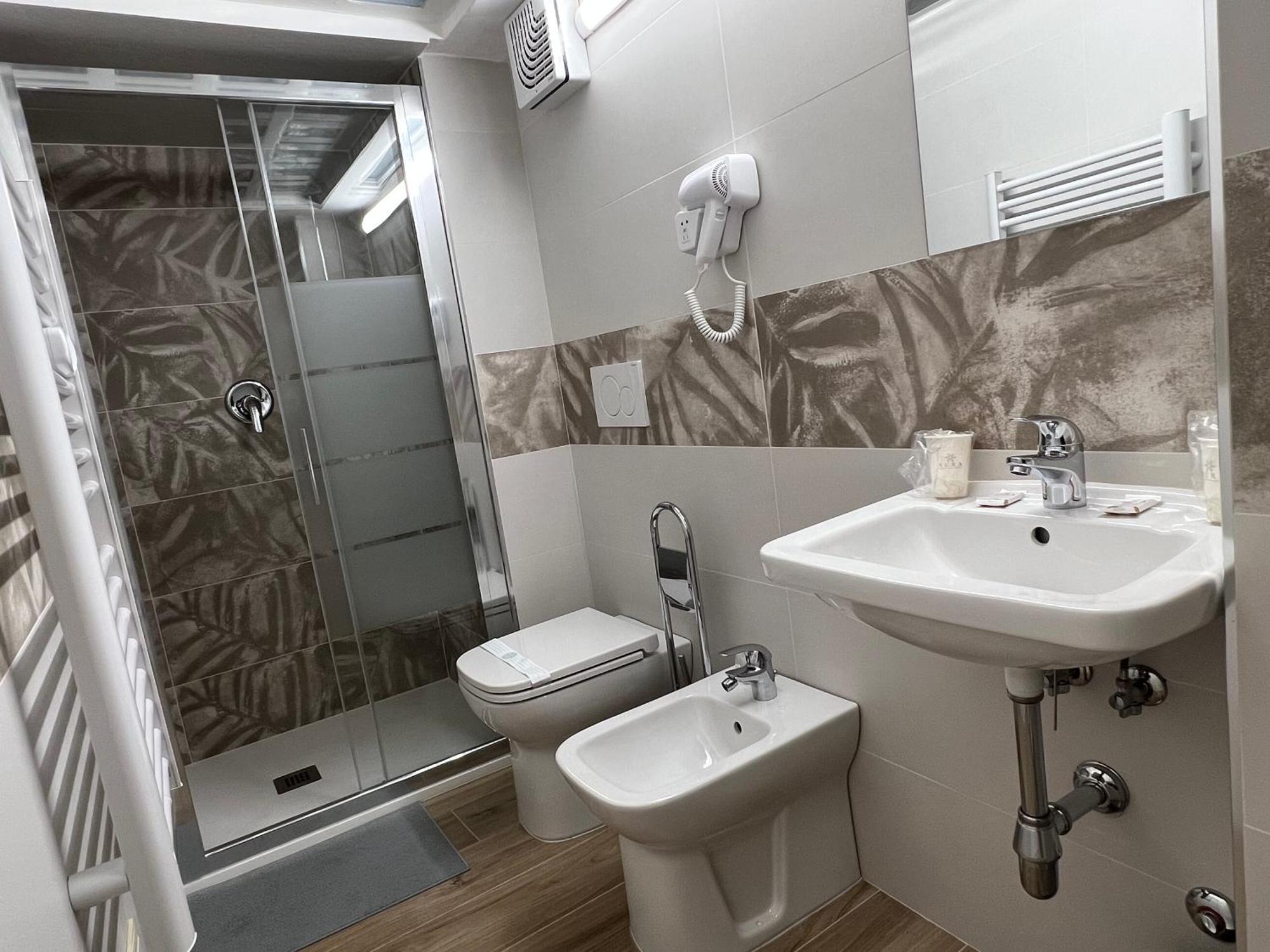Al 106 Apartment Free Wi-Fi 5 Min Dalla Stazione Прато Экстерьер фото