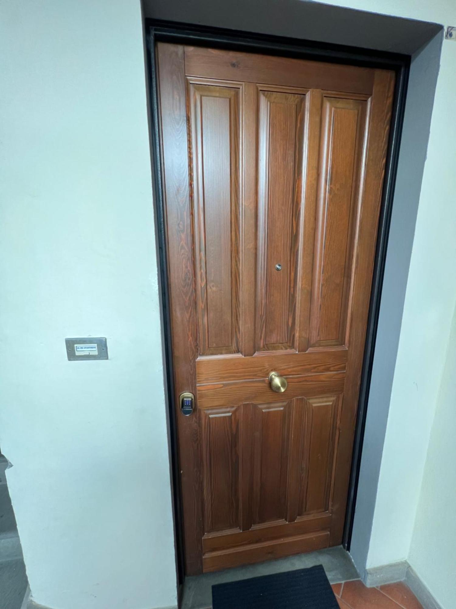 Al 106 Apartment Free Wi-Fi 5 Min Dalla Stazione Прато Экстерьер фото